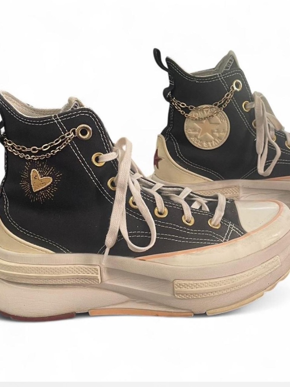 Women’s Converse Run Star Legacy CX Platform Gold Chain
Sneakers. 
Size 7